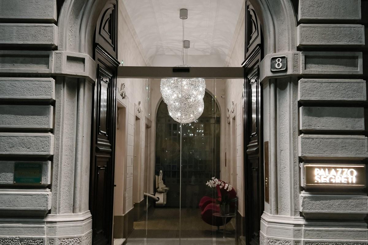 Palazzo Segreti Hotel Милано Екстериор снимка